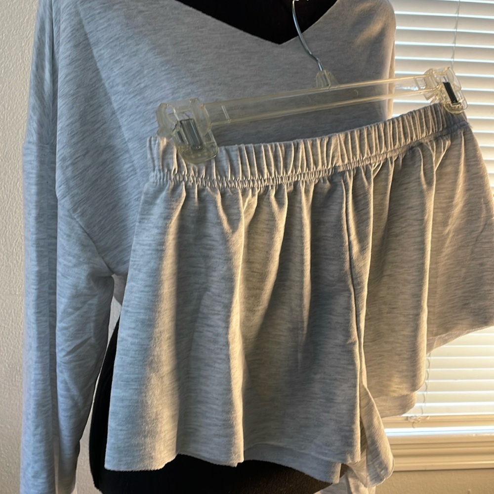 Long sleeve grey short set
